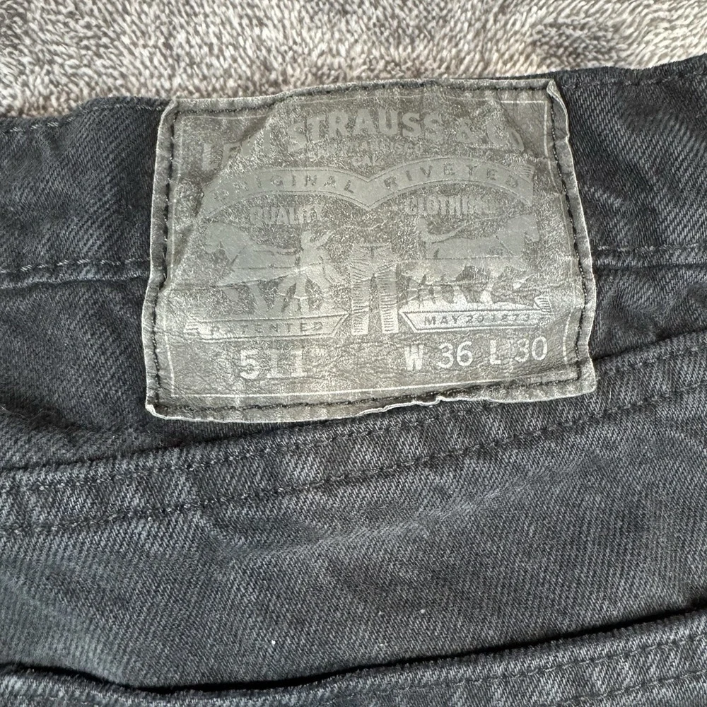 Levi's Jeans Men's 36x30 Black Denim 511 Slim Distressed